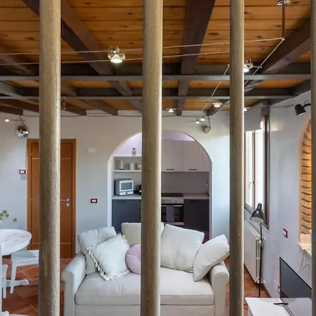 公寓 Tre Gradini - Posizione Ottima 费拉拉